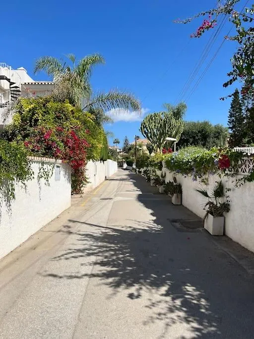 Apartment Strandhaus Direkt Am Meer Marbella Spain